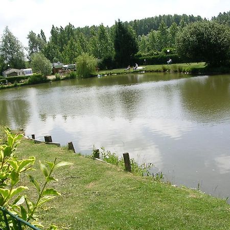 Auberge Des Etangs Roussent エクステリア 写真