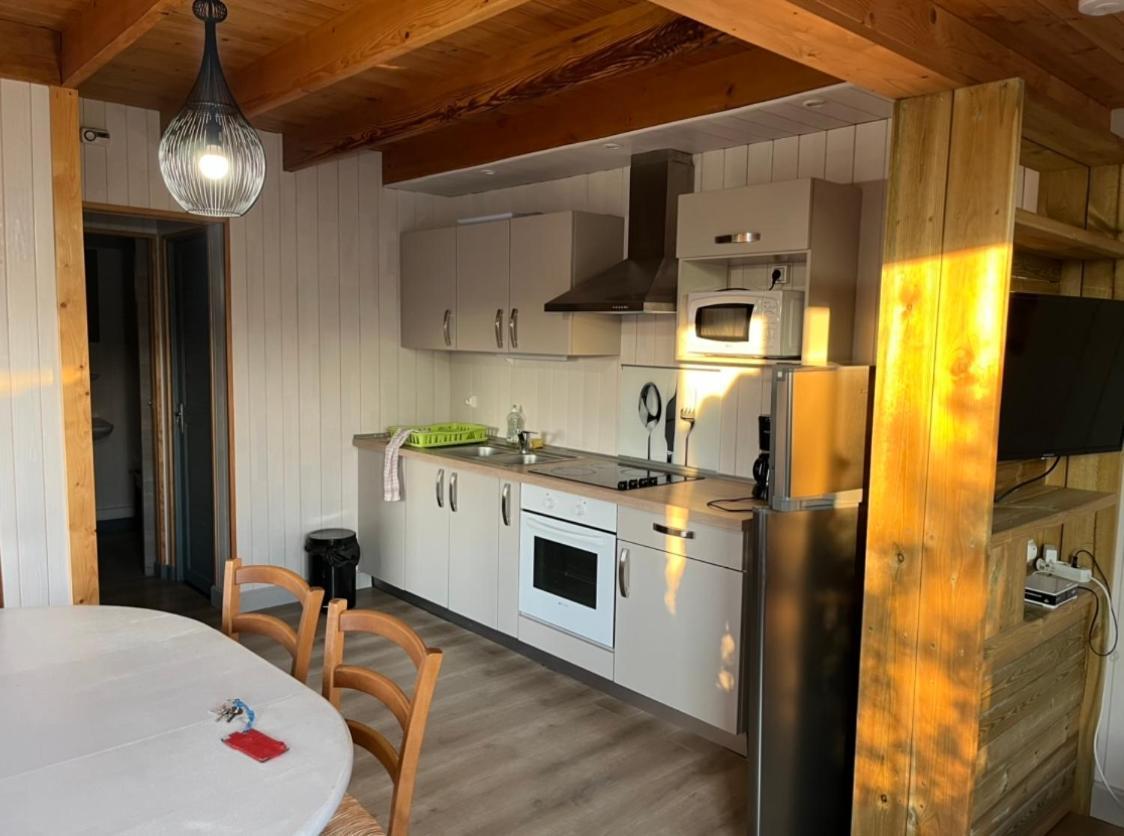 Auberge Des Etangs Roussent エクステリア 写真