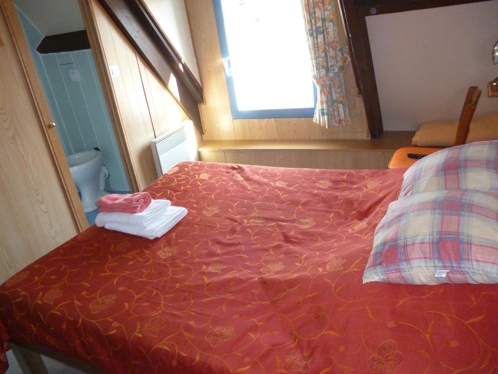 Auberge Des Etangs Roussent エクステリア 写真