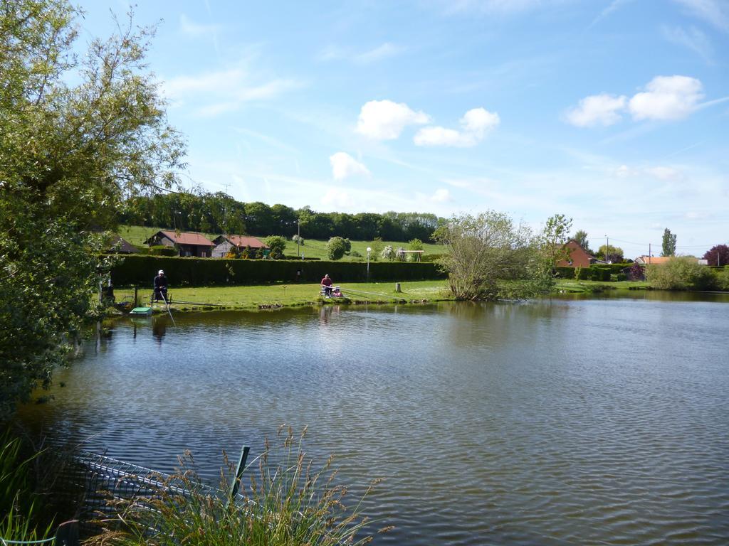 Auberge Des Etangs Roussent エクステリア 写真