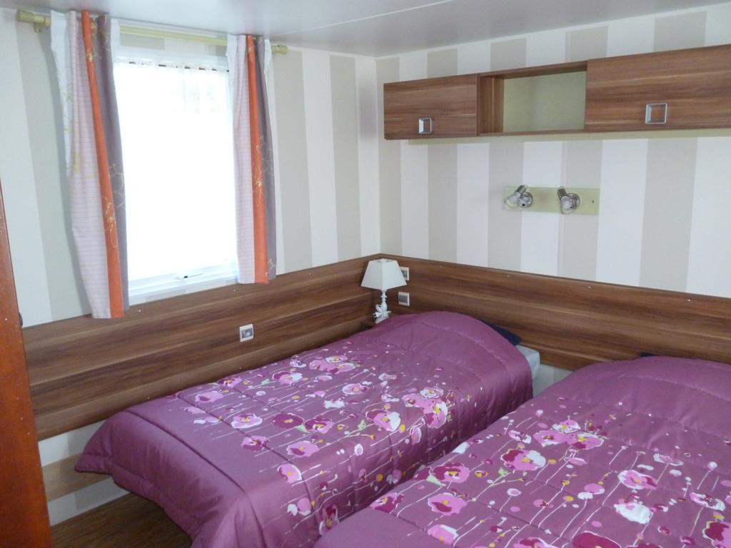 Auberge Des Etangs Roussent エクステリア 写真