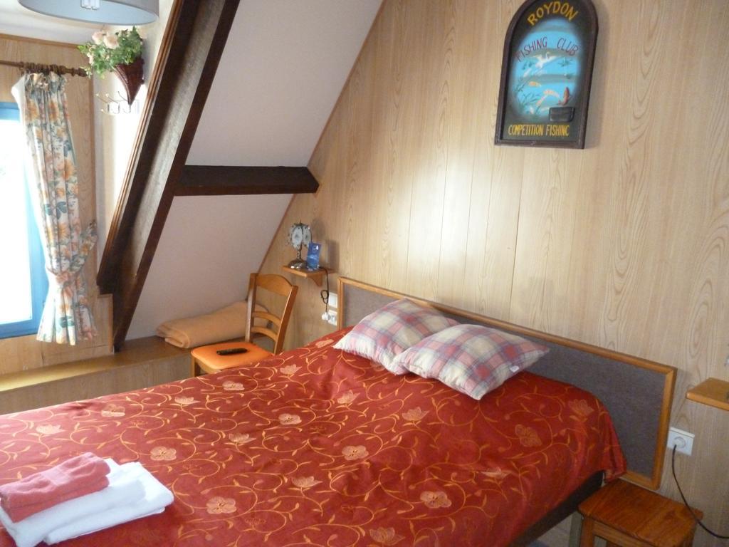 Auberge Des Etangs Roussent エクステリア 写真