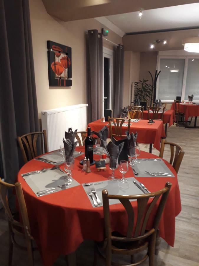 Auberge Des Etangs Roussent エクステリア 写真